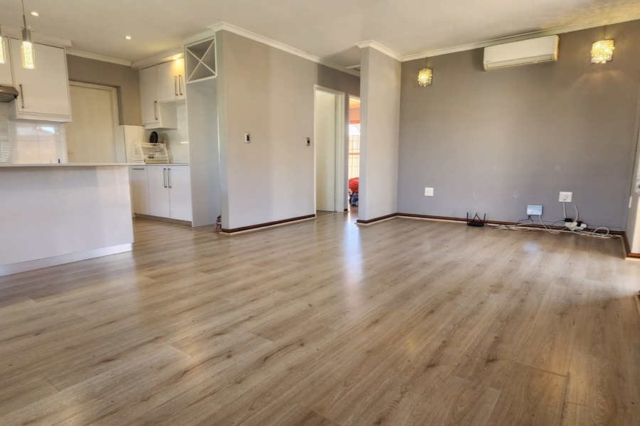 2 Bedroom Property for Sale in Uitzicht Western Cape